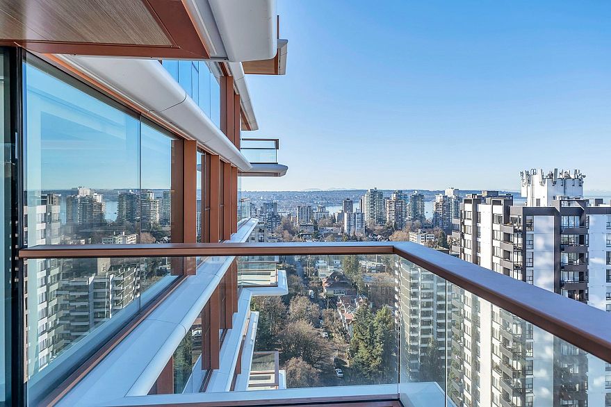 1203 1482 Robson Street