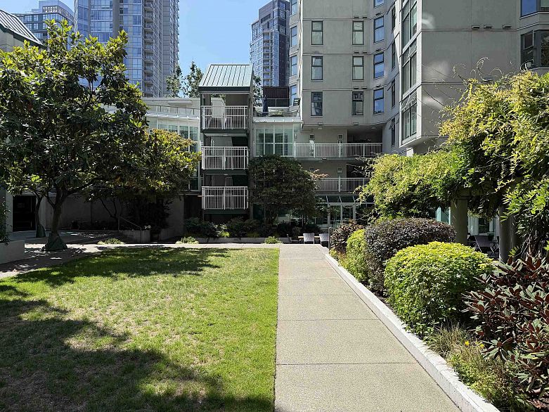 B901 1331 Homer Street