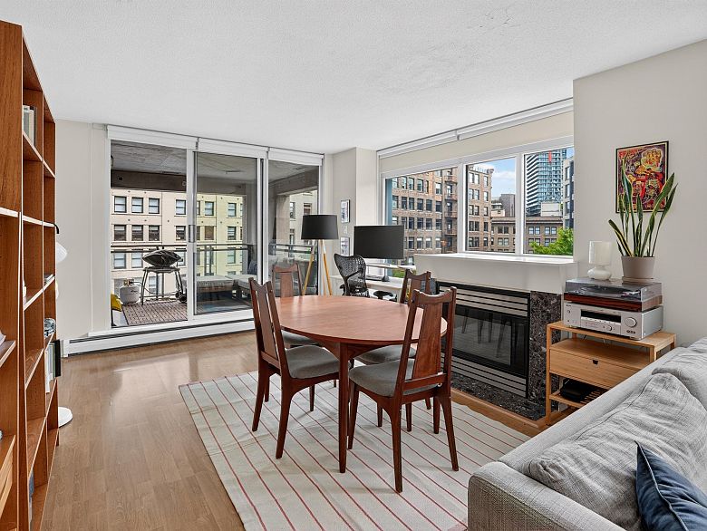 602 183 Keefer Place