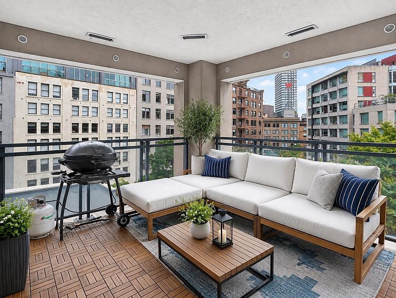 602 183 Keefer Place