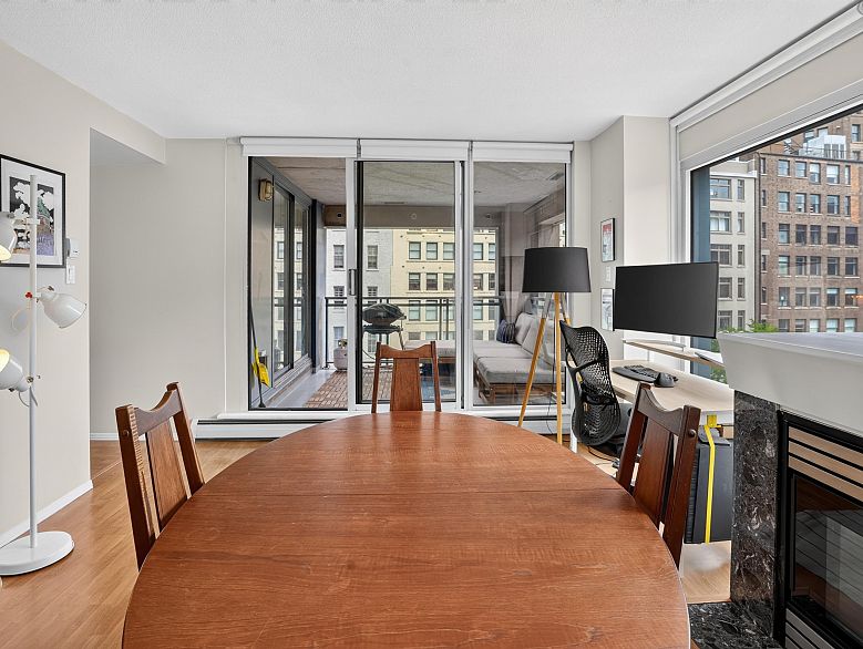 602 183 Keefer Place