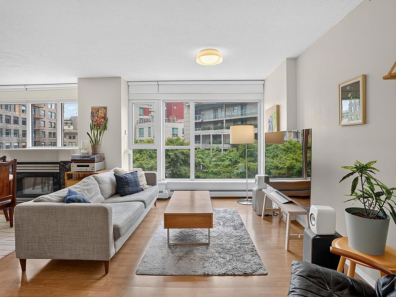 602 183 Keefer Place
