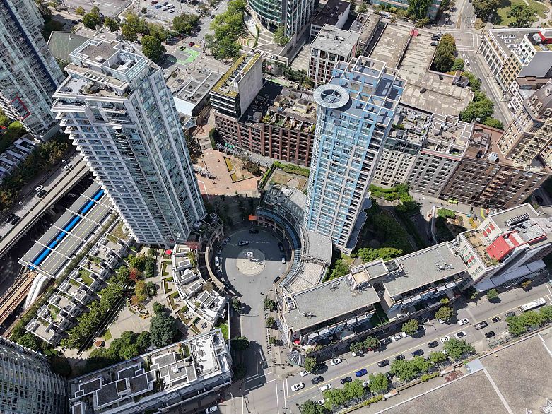 602 183 Keefer Place