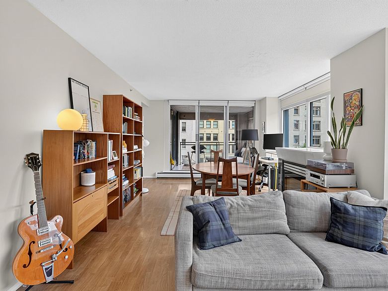 602 183 Keefer Place
