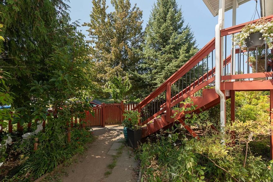 309 E Woodstock Avenue