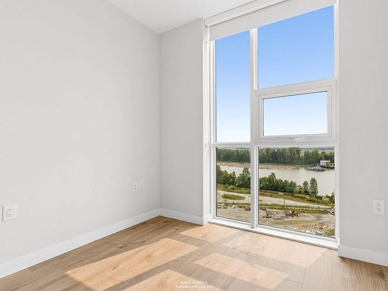 1401 3430 E Kent Avenue South