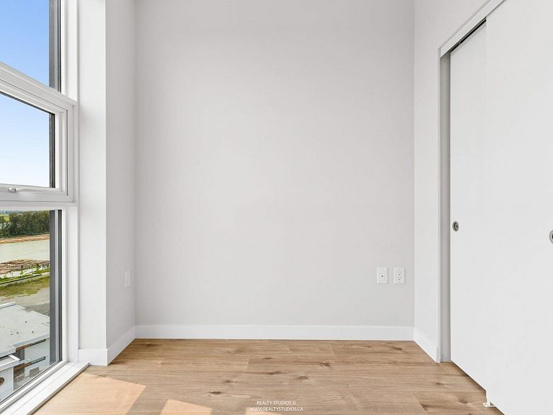 1401 3430 E Kent Avenue South