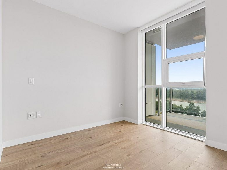 1401 3430 E Kent Avenue South