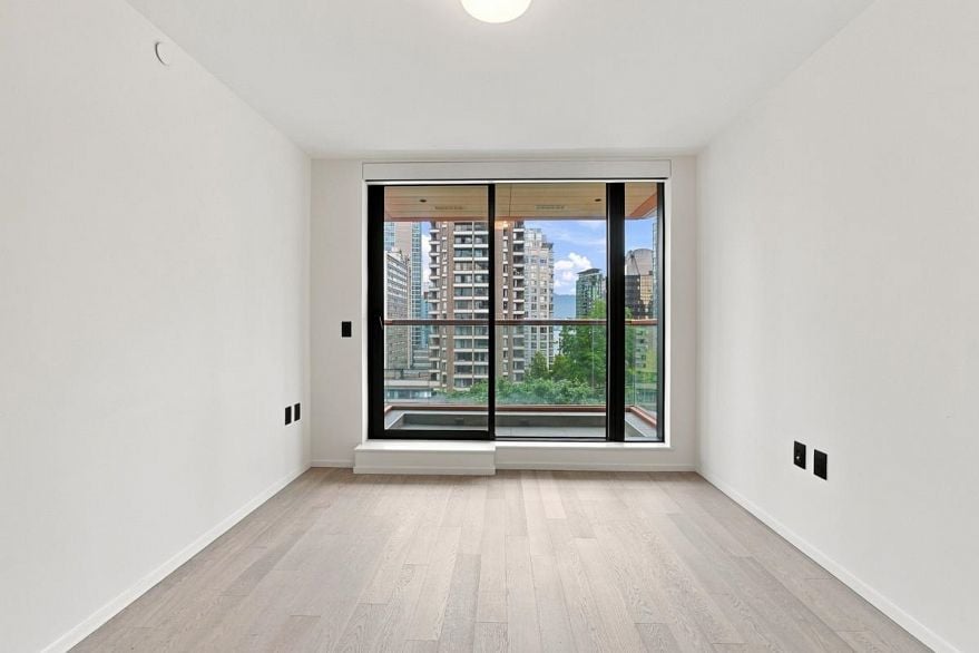 1004 1408 Robson Street