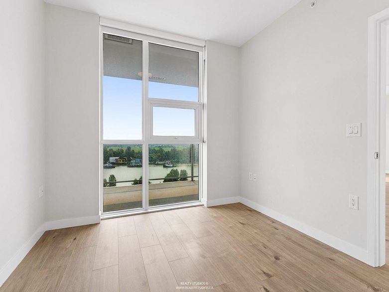 1401 3430 E Kent Avenue South