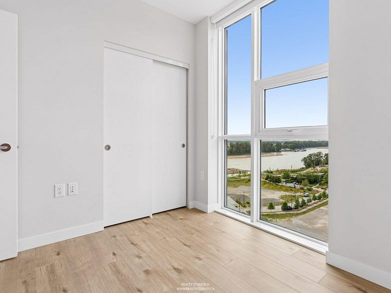 1401 3430 E Kent Avenue South