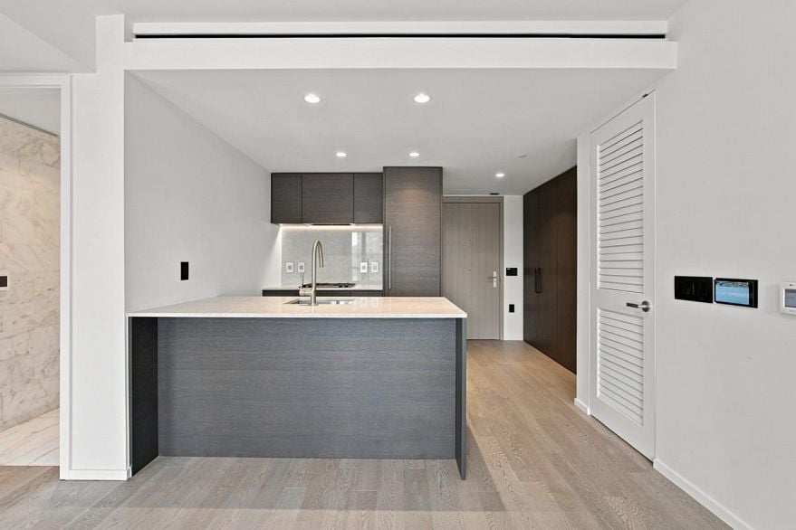 1004 1408 Robson Street