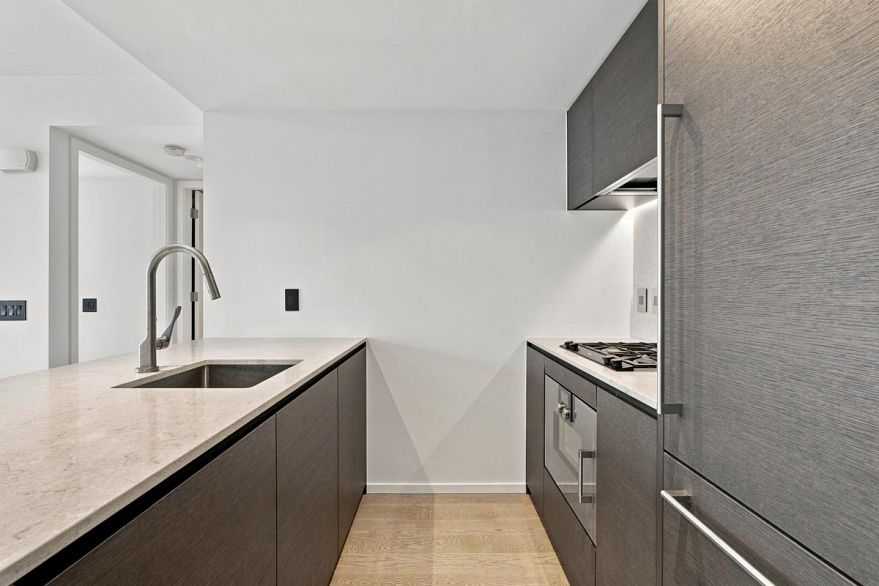 1004 1408 Robson Street