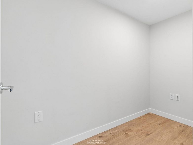 1401 3430 E Kent Avenue South