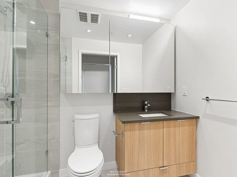 1401 3430 E Kent Avenue South