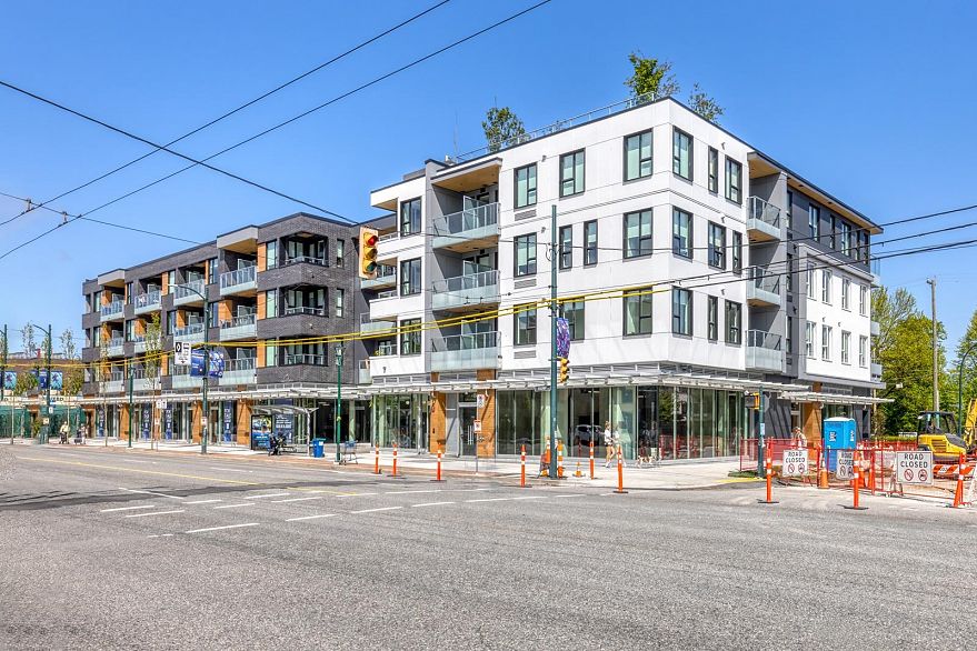 512 2471 St. George Street