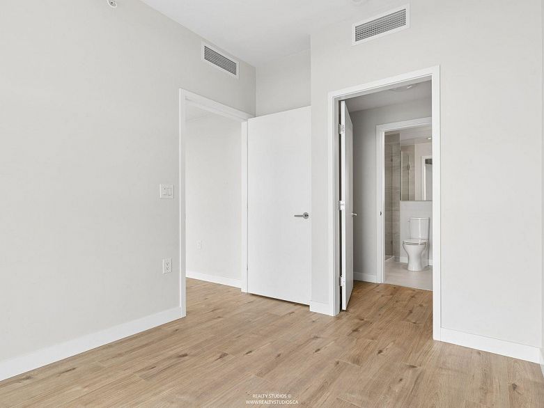 1401 3430 E Kent Avenue South