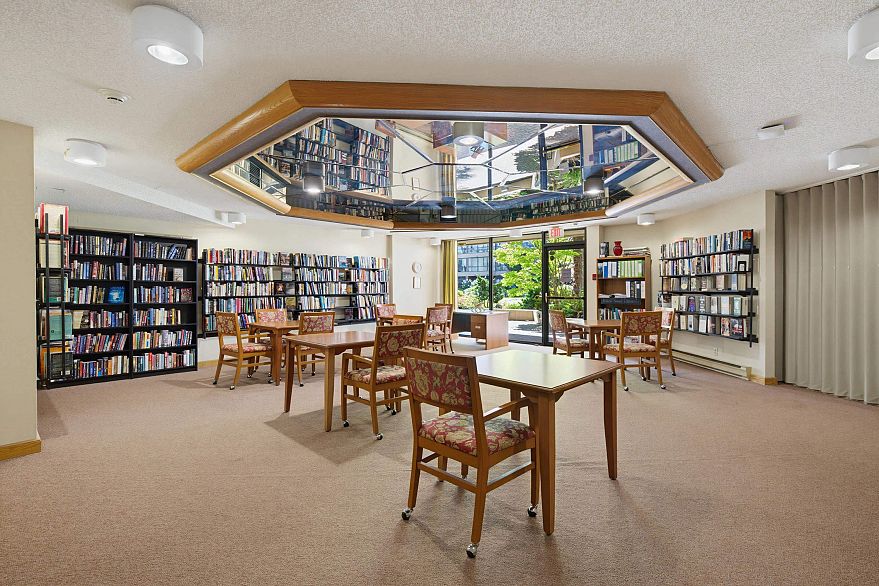 304 1490 Pennyfarthing Drive
