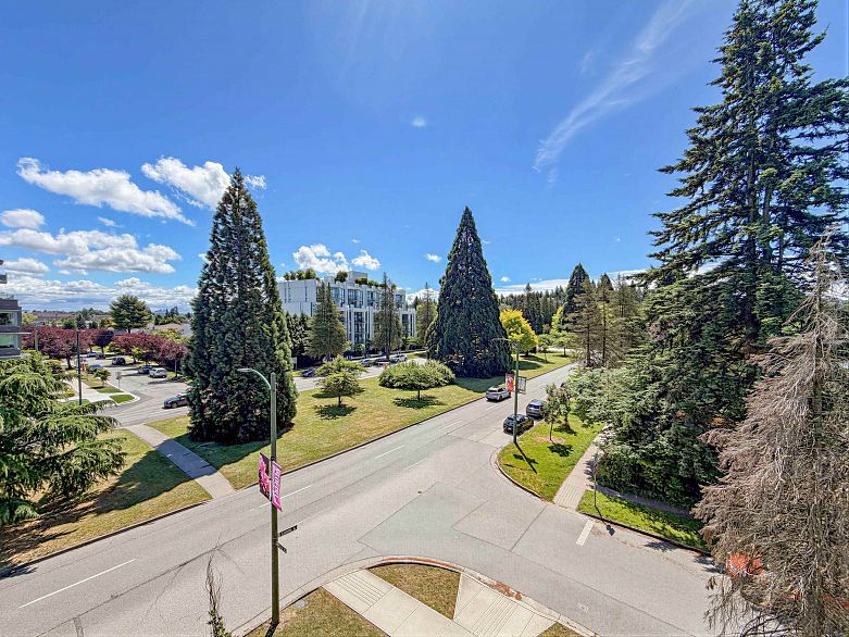 402 4189 Cambie Street