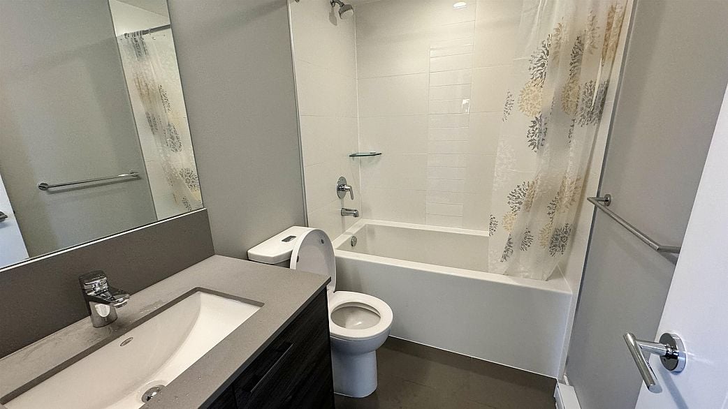 314 13963 105A BOULEVARD, Surrey BC V3T 0M9