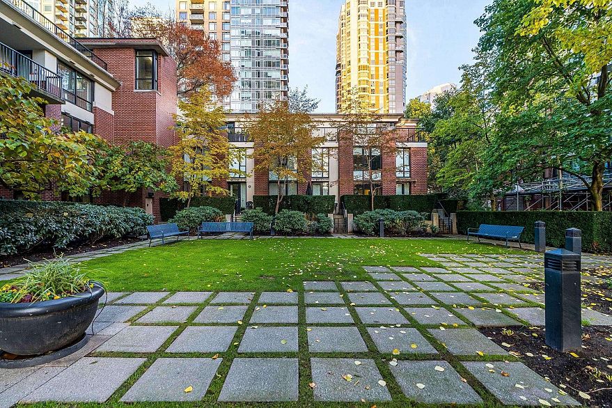 308 Smithe Street