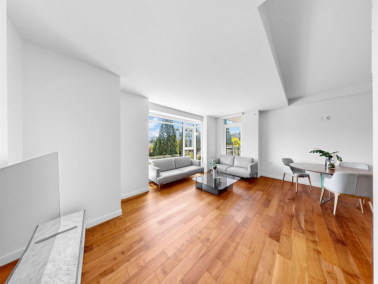 402 4189 Cambie Street