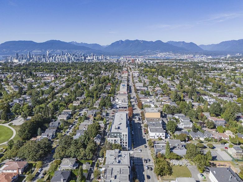 301 188 E 32nd Avenue