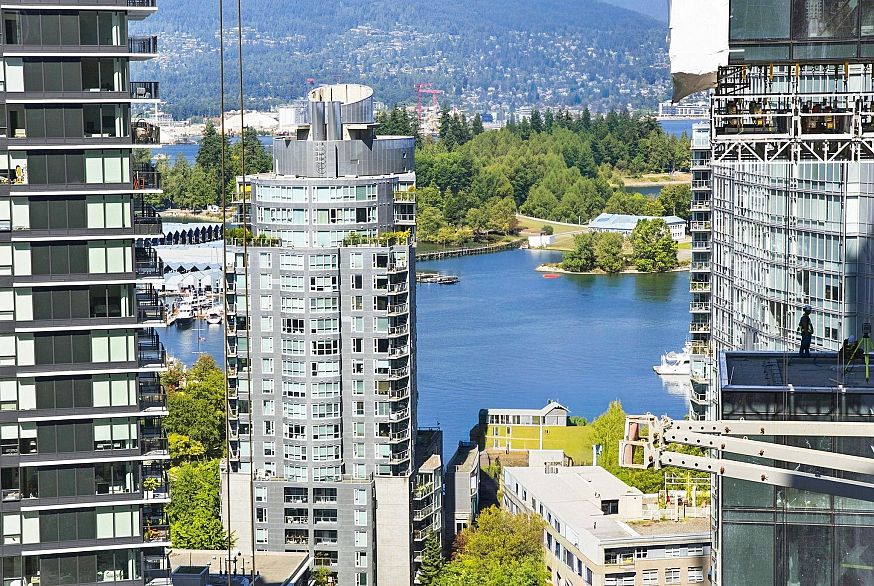 15C 1500 Alberni Street