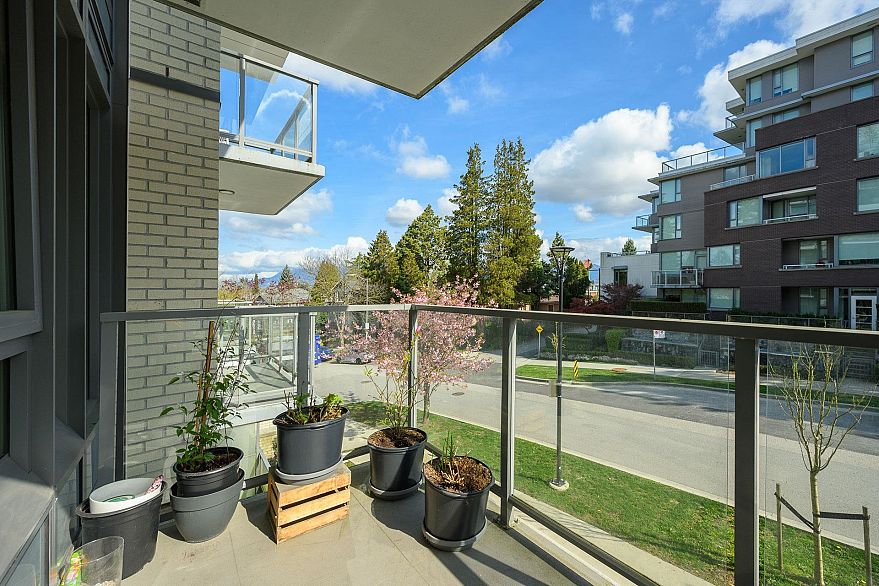 204 4675 Cambie Street
