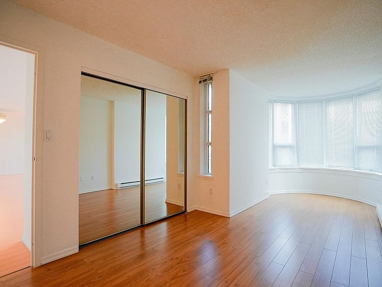 101 1845 Robson Street