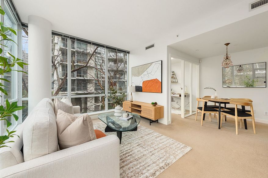 605 633 Kinghorne Mews