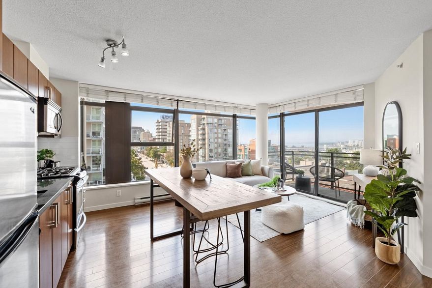 707 1068 W Broadway