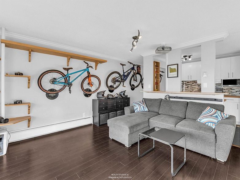 306 2222 Cambridge Street