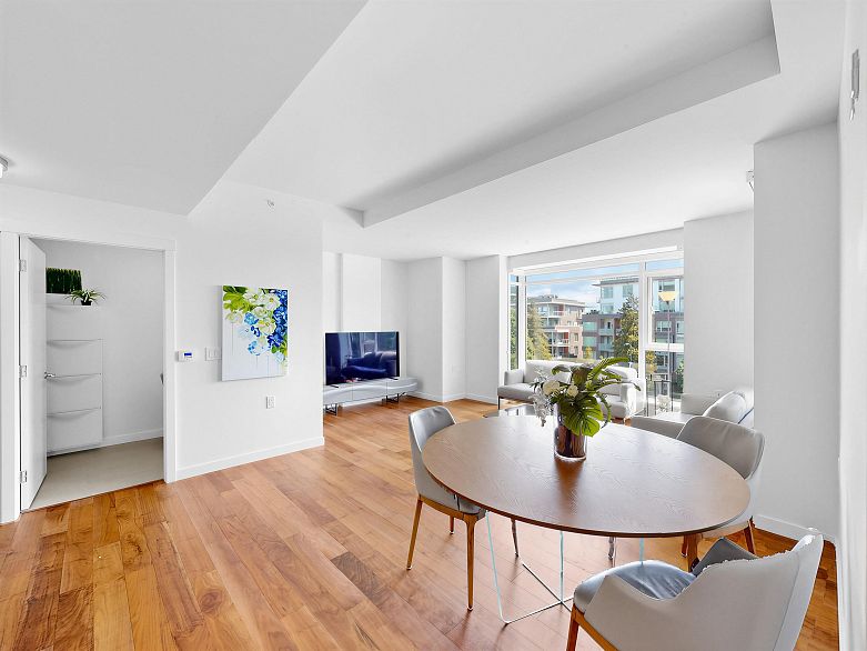 402 4189 Cambie Street