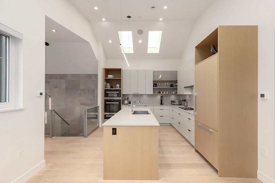 2732 Wall Street