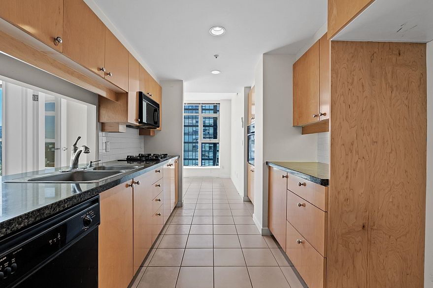 1803 1710 Bayshore Drive