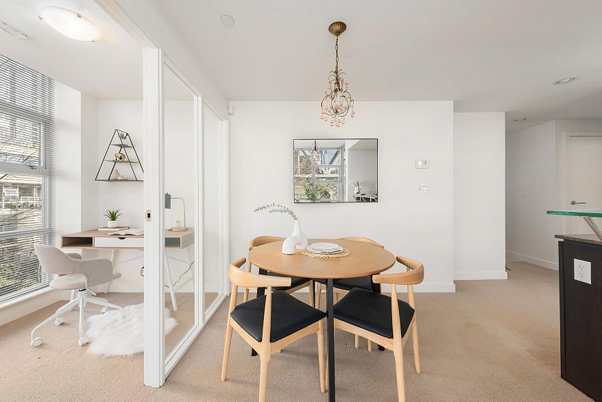 605 633 Kinghorne Mews