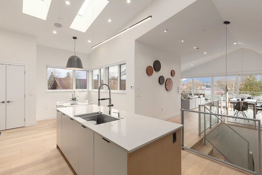 2732 Wall Street