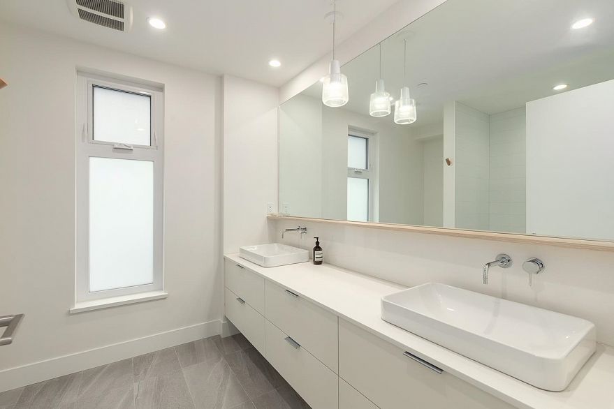2732 Wall Street
