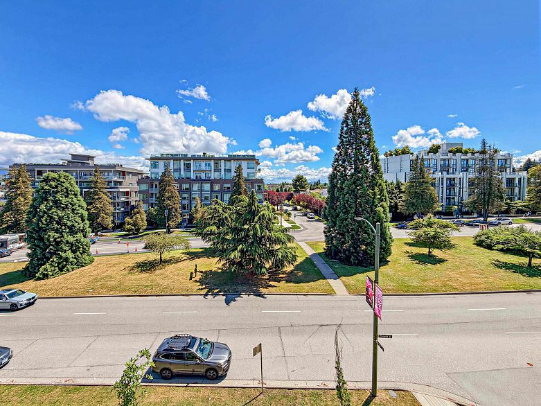 402 4189 Cambie Street