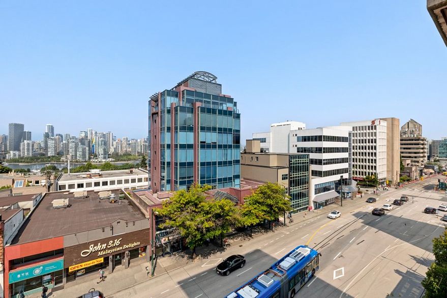 707 1068 W Broadway