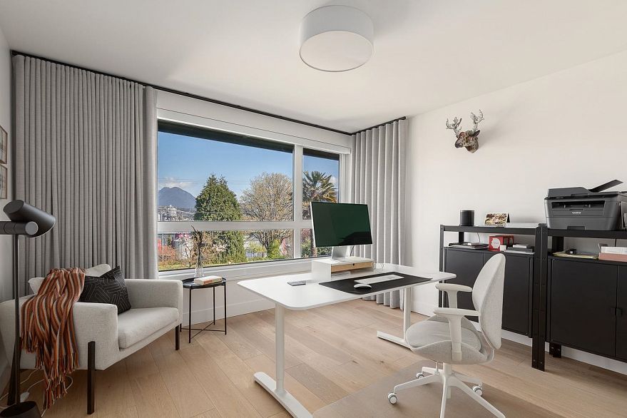 2732 Wall Street