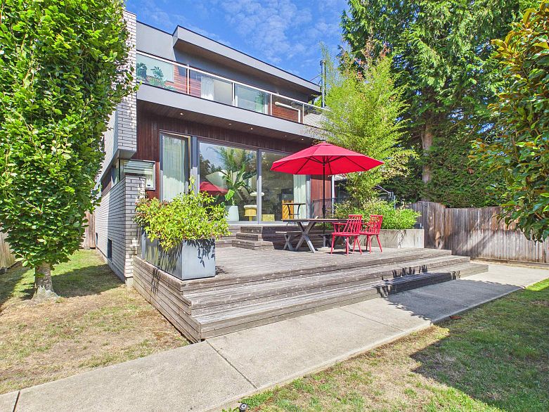 2996 W 11th Avenue