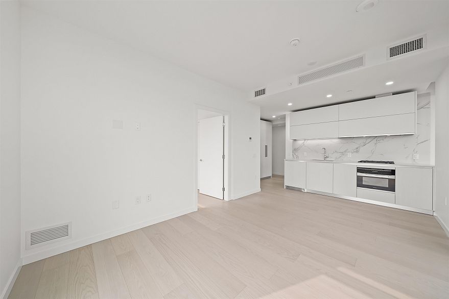 702 8415 Granville Street
