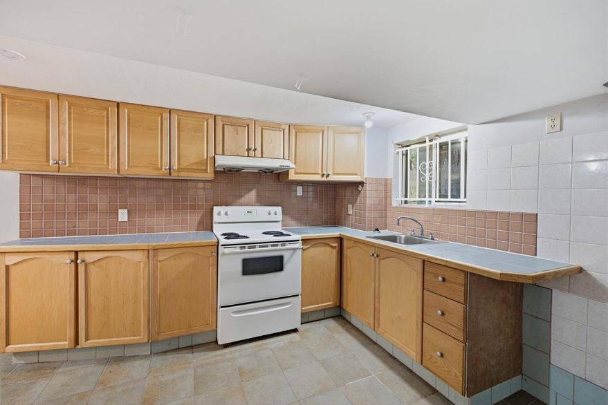 55 W King Edward Avenue