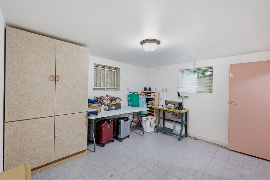 55 W King Edward Avenue