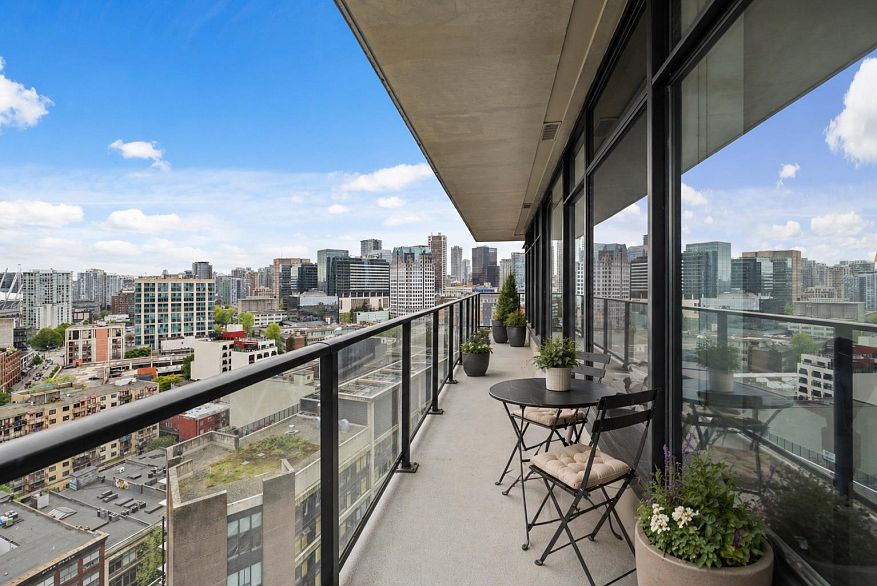 2105 108 W Cordova Street