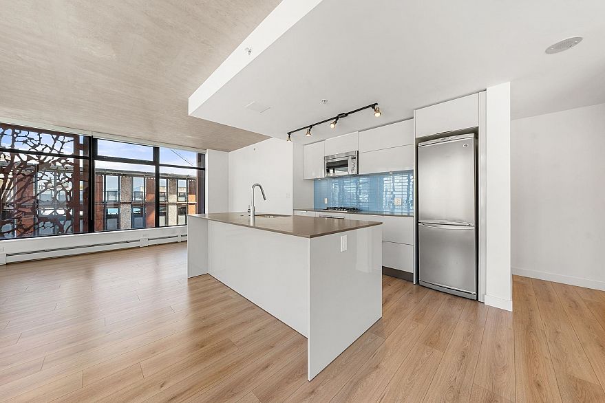 810 128 W Cordova Street