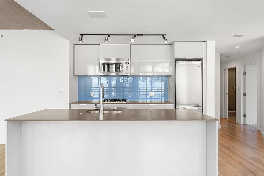 810 128 W Cordova Street