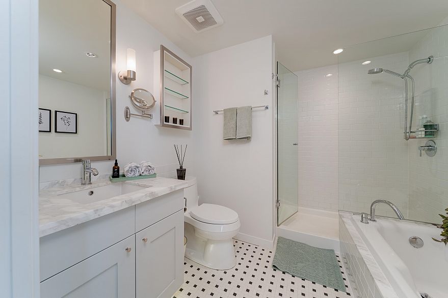1908 821 Cambie Street